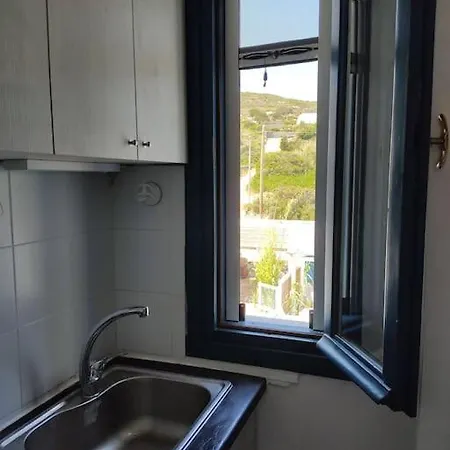 Apartment Peaceful Getaway For 2 - Amazing Sea View/sunbeds! *